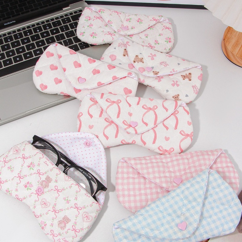 Travel Accessories Kmart - Мягкий чехол для очков в корейском